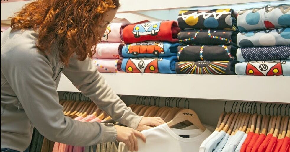 Ventas minoristas pymes de indumentaria caen un 5,1 % en julio en Argentina