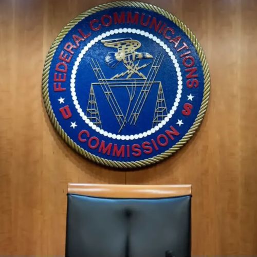 Congreso devuelve a la FCC, temporalmente, su autoridad sobre las licencias de espectro