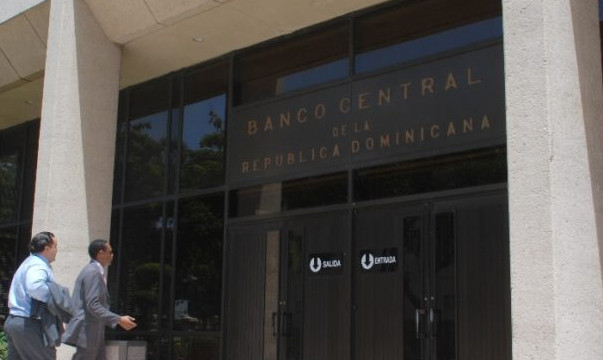 BCRD facilita recursos a bancos en pesos y dólares