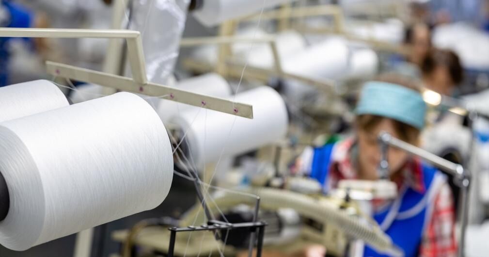 Confianza de comercio e industria cae en agosto, pero empresarios muestran optimismo