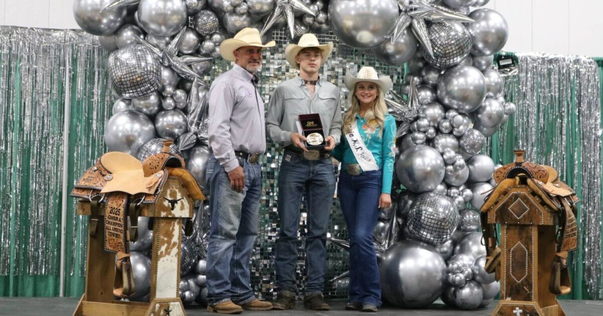 Kyler Wells se abre camino hacia el éxito en GHSRA, nombrado Vaquero Novato All-Around y competirá por el título mundial