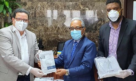 SICPA dona artículos médicos al Ministerio de Salud Pública