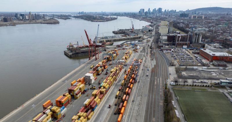 El PMI manufacturero de Canadá se expande por primera vez en un año