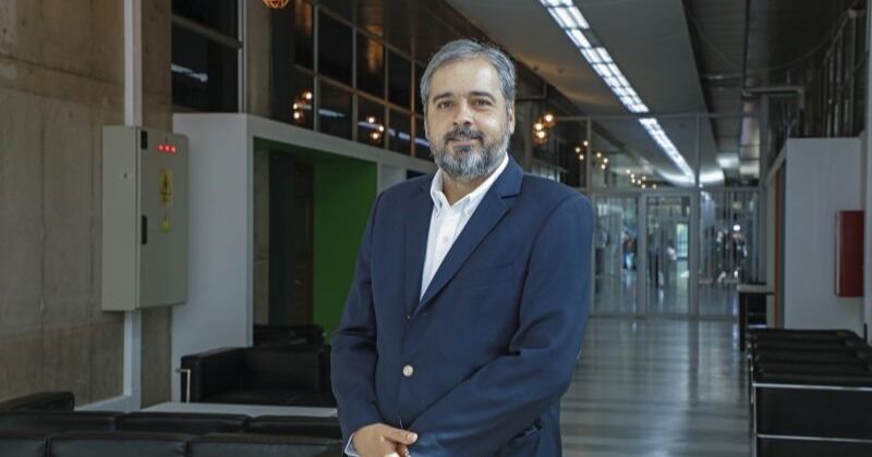 Economista UNAB explica por qué el desempleo aumentó más en hombres que en mujeres