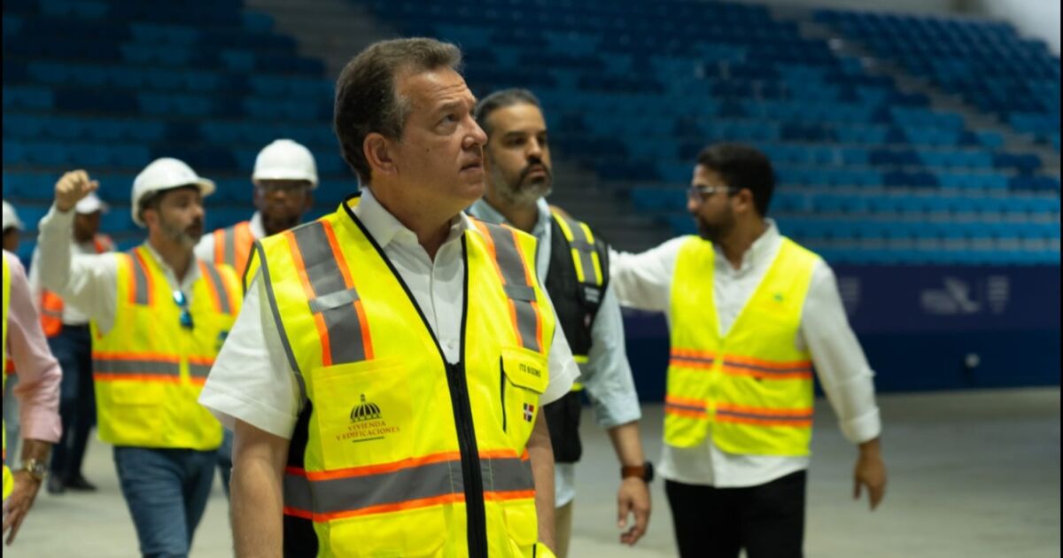 Ministro Ito Bisonó supervisa avances de obras deportivas en el Parque del Este para los Juegos Centroamericanos y del Caribe 2026