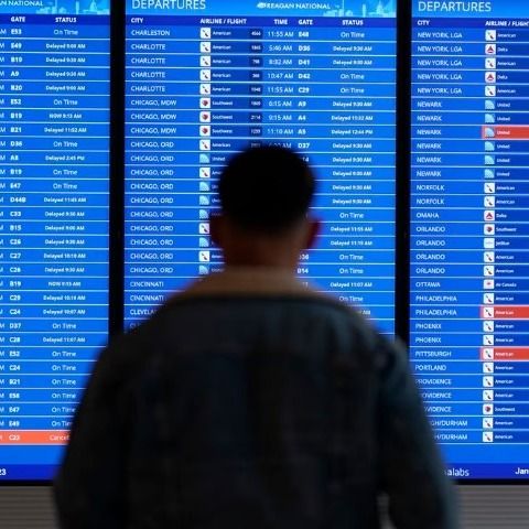 Caos aéreo en Nueva York, Atlanta y Chicago: Aeropuertos colapsados por las tormentas