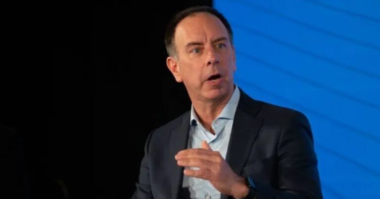 El lobby de aerolíneas pide a Milei menos impuestos y regulación
