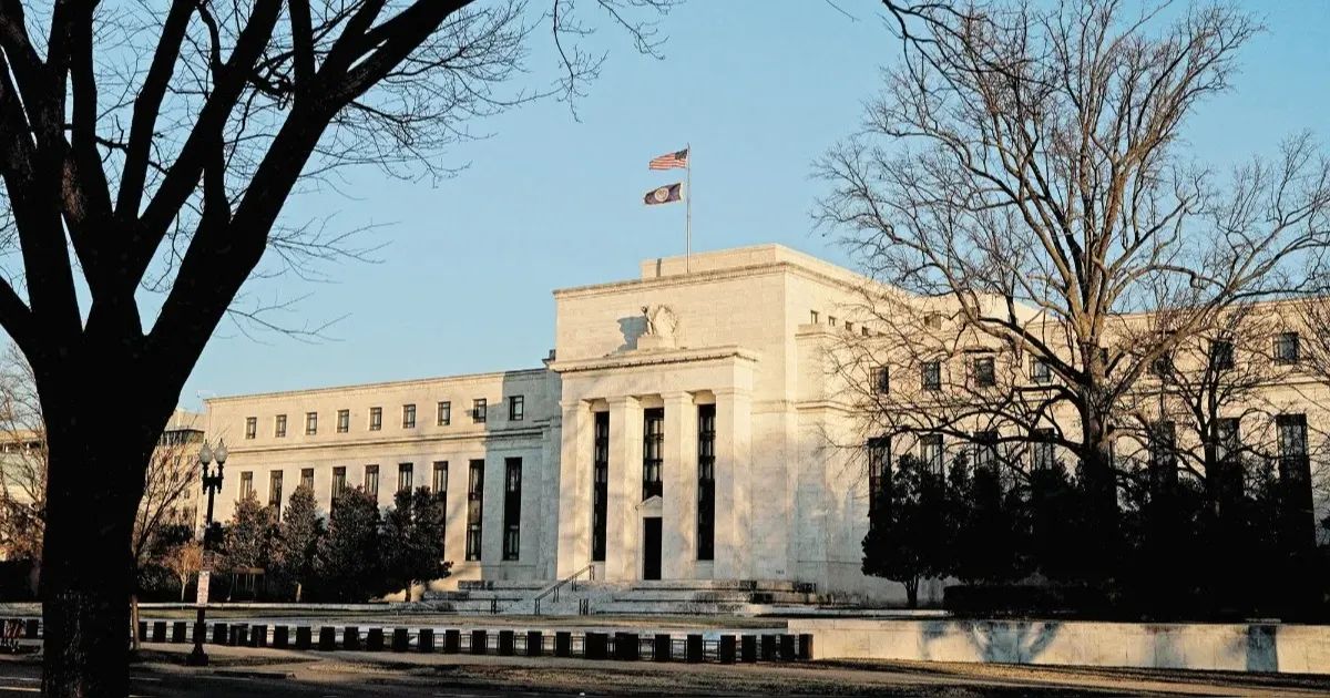Terremoto financiero enturbia ahora el debate sobre inflación de la Fed