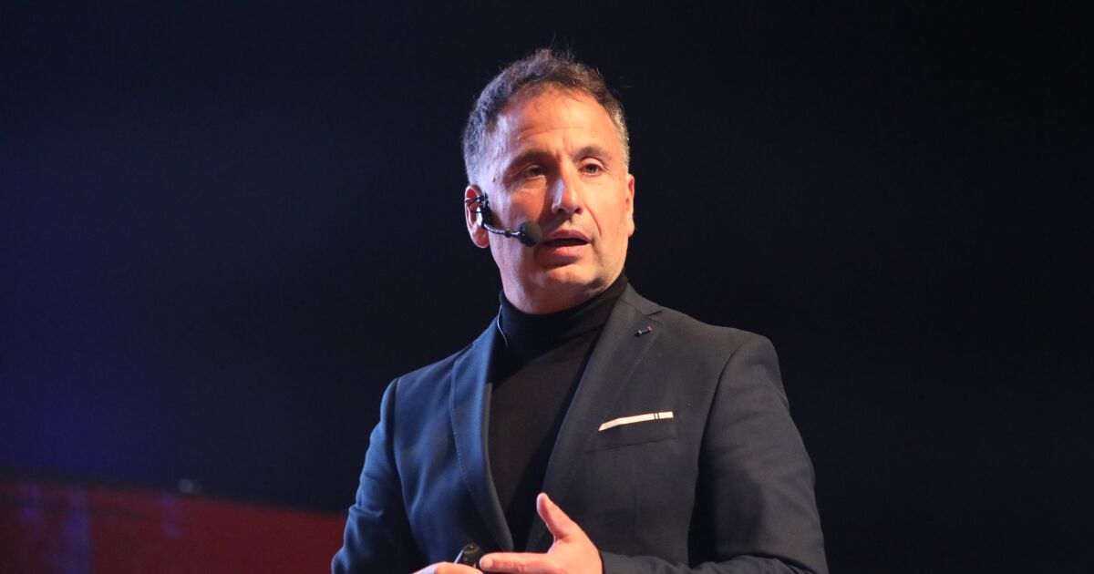 DISRUPCIÓN DIGITAL CON IA. Cuando capital humano, cultura, tecnología, estrategia y liderazgo convergen, la IA deja de ser un experimento y se convierte en motor de disrupción digital.