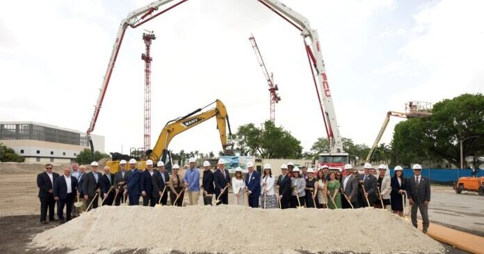 La Universidad Internacional de Florida y Baptist Health inician la construcción de un nuevo centro médico académico