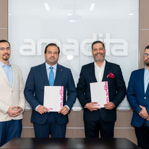 Amadita Laboratorio Clínico y Spine Center firman acuerdo de colaboración