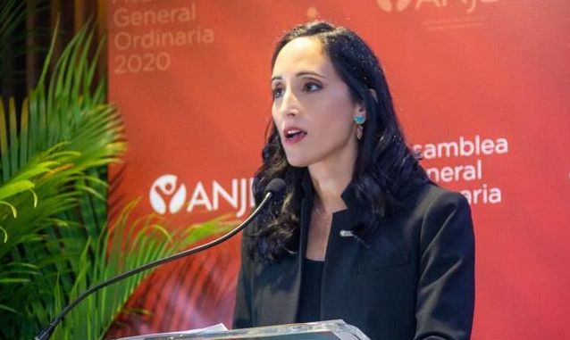 Nueva presidente de ANJE propone regular el teletrabajo y flexibilizar la jornada laboral