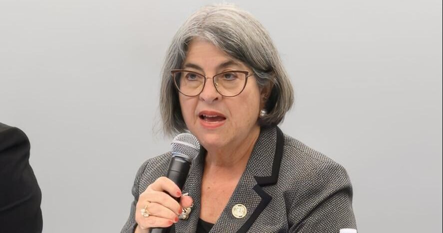 Avanza el recall contra la alcaldesa de Miami-Dade tras aprobación oficial; Otaola expone ineficiencias de Daniella Levine