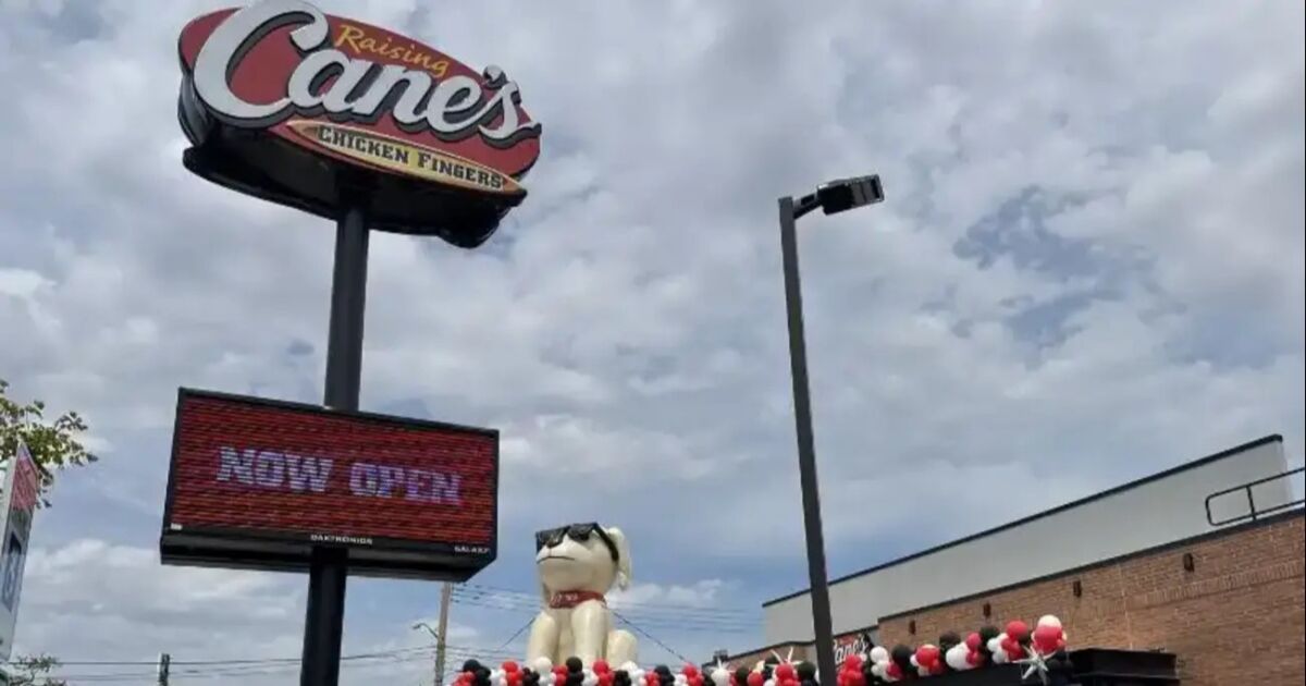 Raising Cane's abre su quinto local en Queens, en Laurelton, e inaugura su primer servicio de autoservicio en el distrito