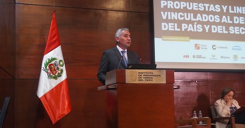 Gustavo De Vinatea: “Reducir concesiones mineras a 15 años favorecería a la minería ilegal”