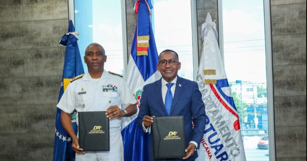 Departamento Aeroportuario y Armada Dominicana fortalecen cooperación para proteger actividades aeroportuarias ante situaciones de riesgo