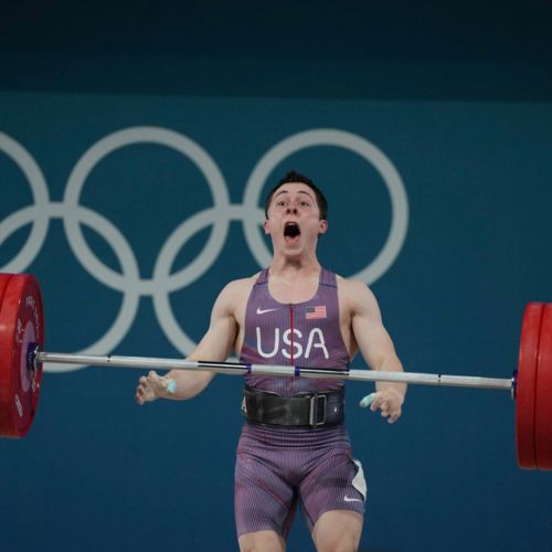 Primera medalla en los Juegos Olímpicos desde 1984 en levantamiento de pesas masculino