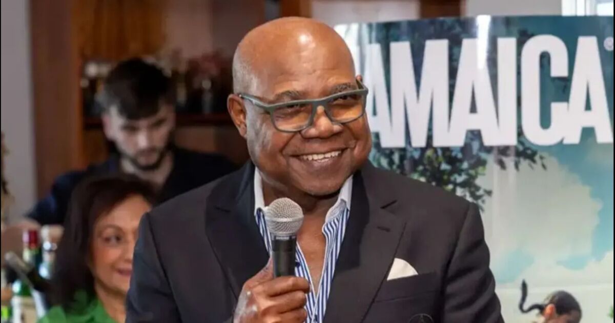 Bartlett establece un ambicioso objetivo turístico de 10 millones de visitantes y 10.000 millones de dólares para Jamaica