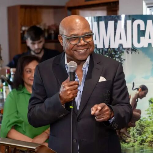 Bartlett establece un ambicioso objetivo turístico de 10 millones de visitantes y 10.000 millones de dólares para Jamaica