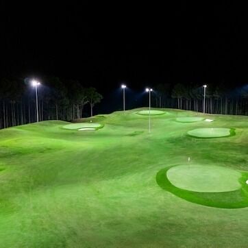 El único campo de golf par 3 iluminado de Georgia abrirá sus puertas el 25 de abril en el Lanier Islands Resort
