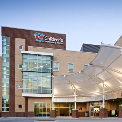Children's Healthcare of Atlanta obtiene con éxito el premio AACN Beacon Award por excelencia de nivel ORO
