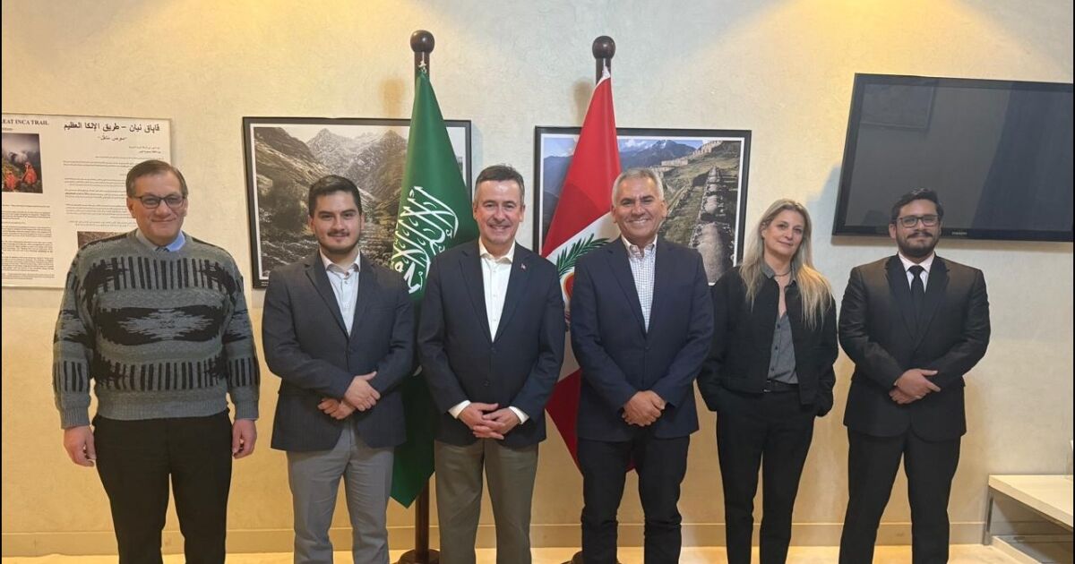 IIMP fortalece vínculos estratégicos en Emiratos Árabes para posicionar la minería peruana