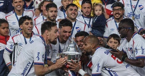 Nacional, del panameño Luis Mejía, es el campeón del fútbol uruguayo