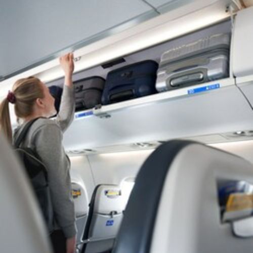 United se convierte en la primera aerolínea en agregar contenedores superiores nuevos y más grandes a los aviones Embraer E175