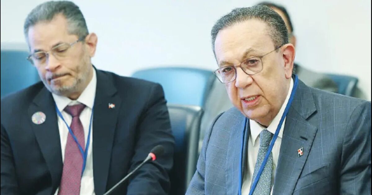 Valdez Albizu muestra aspectos económicos de RD ante el FMI y GBM