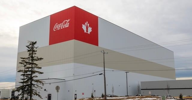 Coke Canada Bottling invierte 75 millones de dólares en un nuevo almacén en Calgary