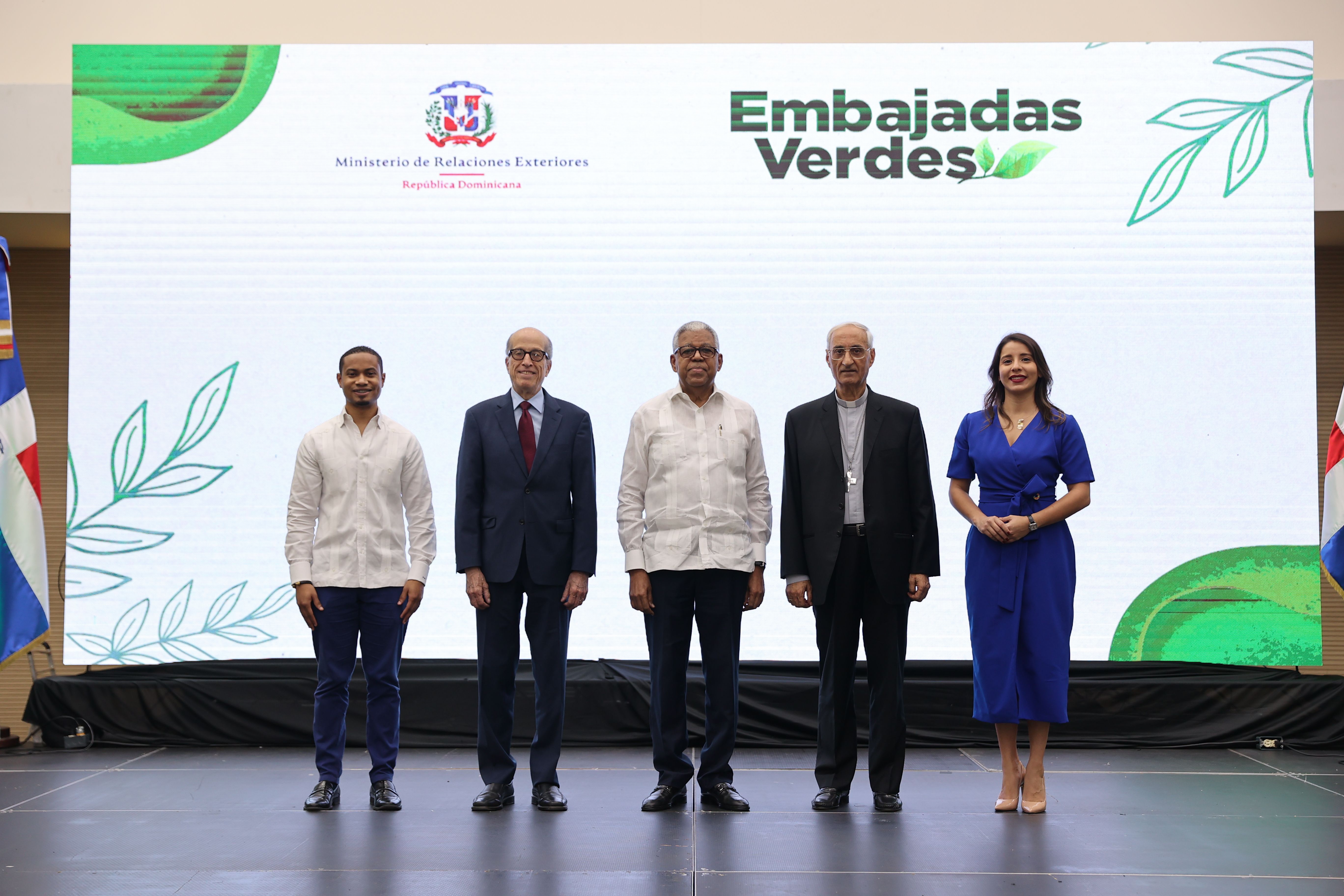 Lanza plan para reducir impacto ambiental de las labores en las misiones diplomáticas en el exterior