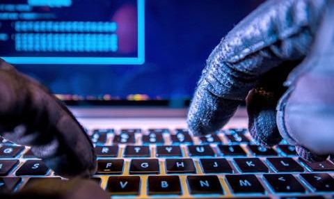 FBI alerta que hackers aprovechan videoconferencias en auge del teletrabajo