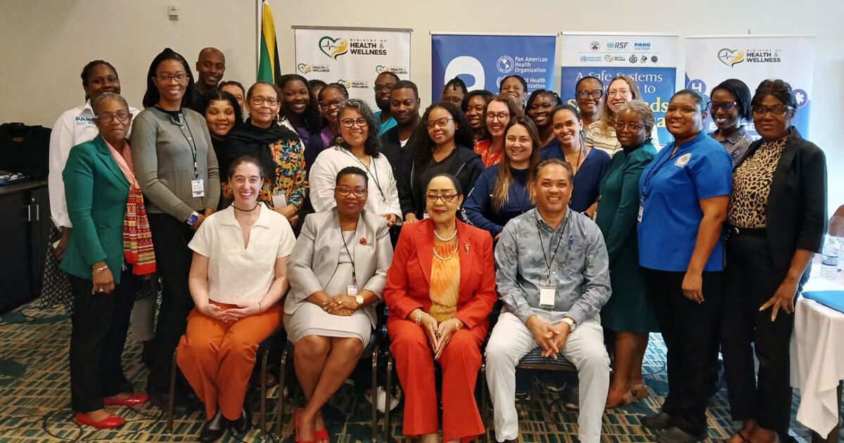 Jamaica lidera las Américas con su primer curso híbrido de capacitación en atención básica de emergencias