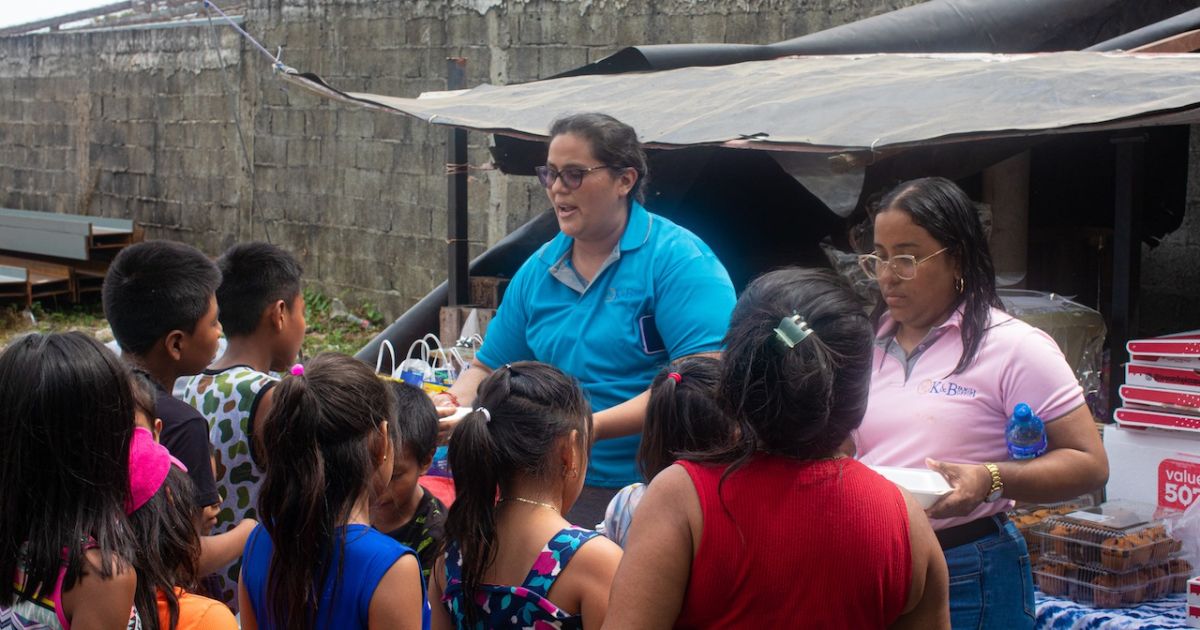 Llevan alegría al Comedor Caravana de Niño Jesús ubicado en Las Mañanitas