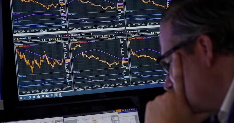 Mercados de Argentina operan con cautela por cuestiones económicas y políticas