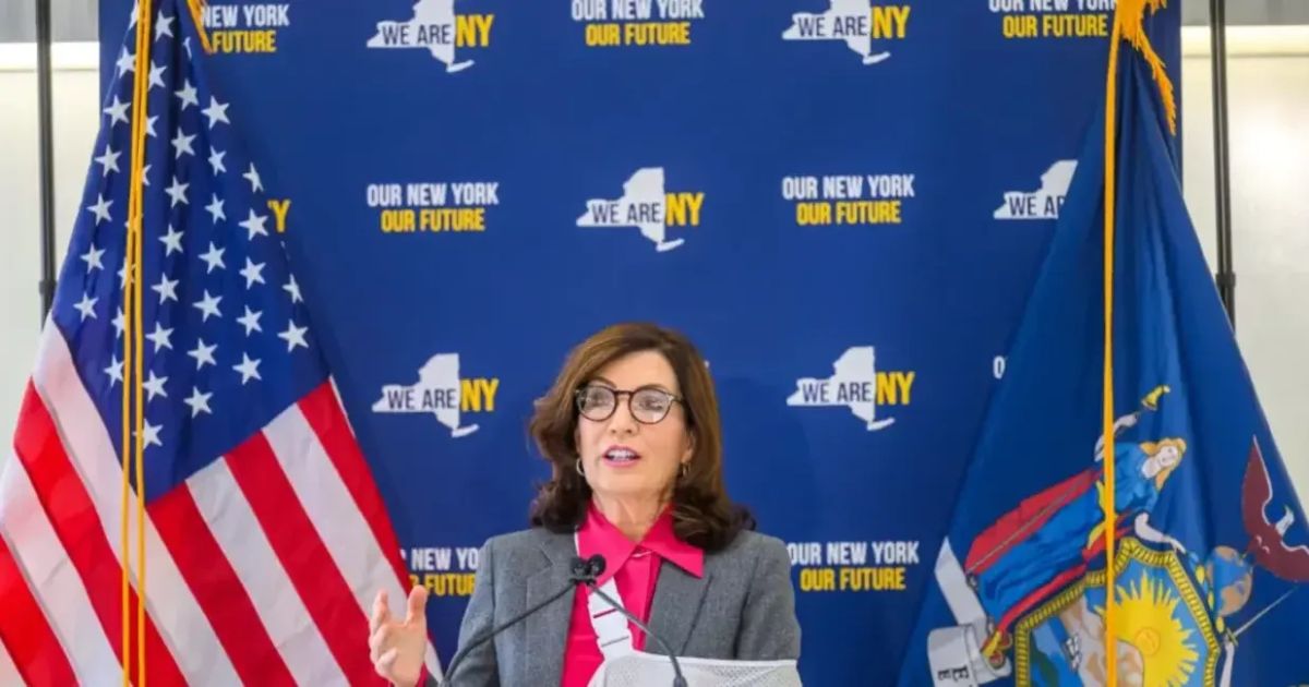 Gobernadora de NY impulsará iniciativas para apoyar a emprendedores inmigrantes