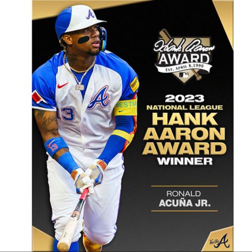 Los ganadores del premio MVP Ronald Acuña Jr. y Shohei Ohtani obtienen los premios Hank Aaron 2023