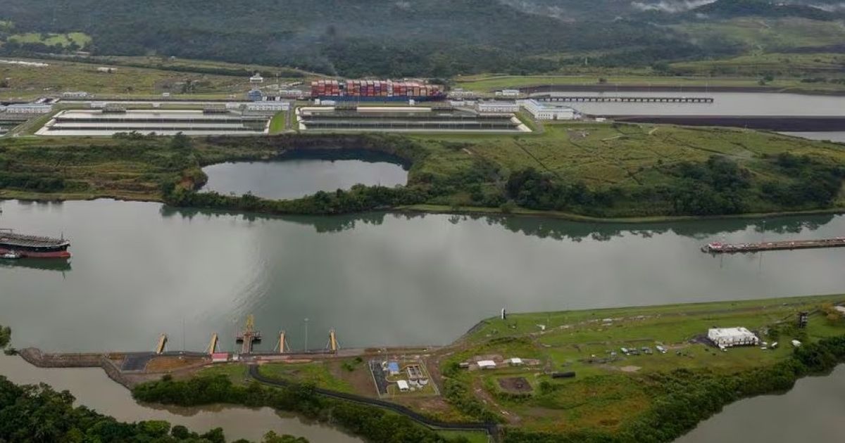 El Canal de Panamá planea aumentar tránsitos a 36 diarios para 2025