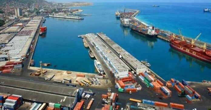 Cámara de Comercio de La Guaira certifica movimiento en aeropuerto y aduanas pese a las demoras