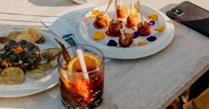 Panoramas de verano en la Región de Valparaíso: gastronomía, vino y cultura entre mar y cordillera