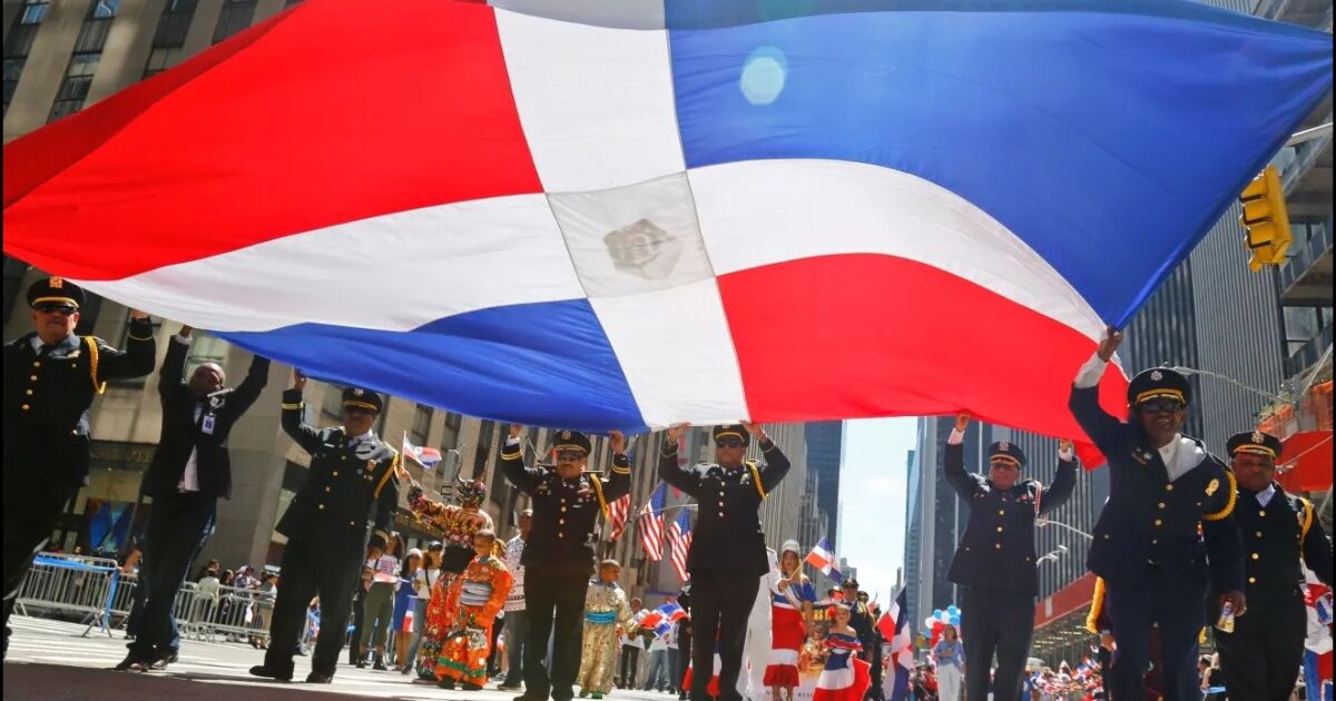 Dominicanos conquistan Nueva York con su mayor desfile cultural