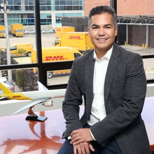 DHL Express invierte más de 500 mil euros en 846 paneles solares en su centro de operaciones de Bogotá para reducir cerca de 133 toneladas de emisiones de CO₂ al año