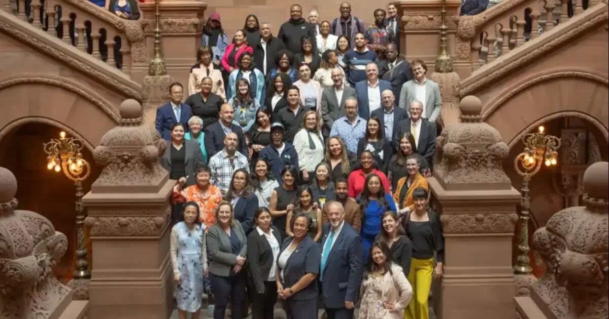 La Cámara de Comercio de Queens se une a cientos de líderes empresariales en su visita al Capitolio Estatal con motivo del Día de Queens