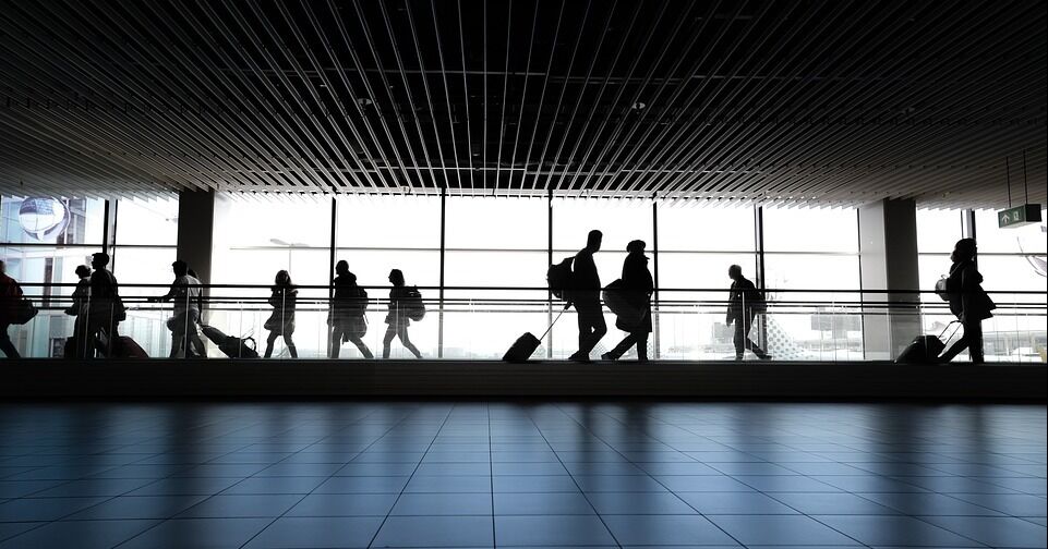 Acreditación digital y tecnología móvil rediseñan el futuro de los viajes aéreos según GPS 2025 de IATA