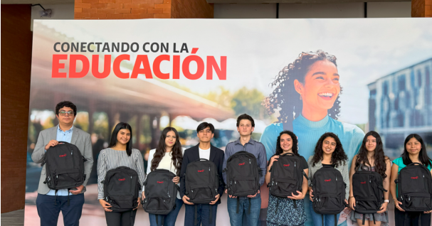 Claro Centroamérica apoya a estudiantes universitarios en Guatemala con recursos tecnológicos