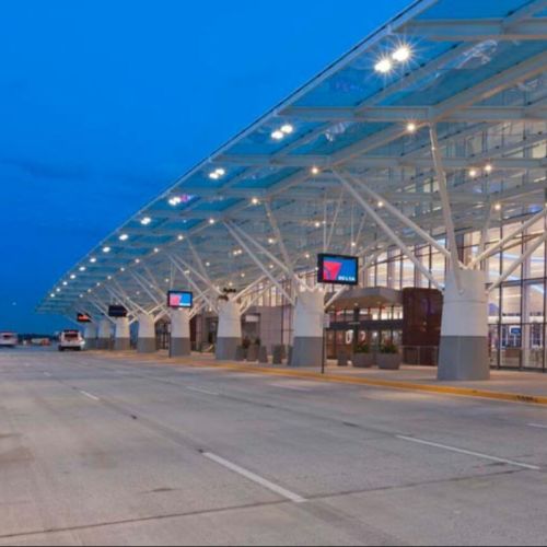 Aeropuerto Internacional Hartsfield-Jackson de Atlanta incorpora nuevos lotes y servicios de transporte para los viajeros