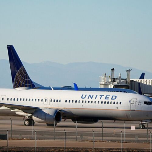 United Airlines comienza a instalar internet Starlink en sus aviones