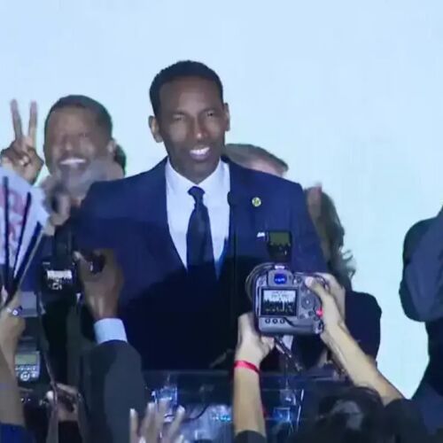 Andre Dickens gana un segundo mandato como alcalde de Atlanta con una victoria aplastante