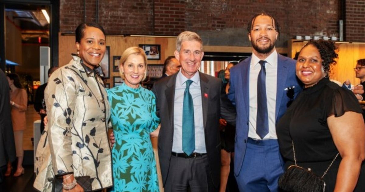 DREAM honra al CEO y estrella de los Knicks en gala anual