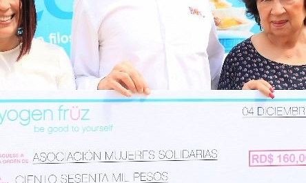 Yogen Früz entrega donativo anual a Mujeres Solidarias